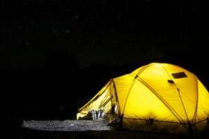 nattehimmel og telt